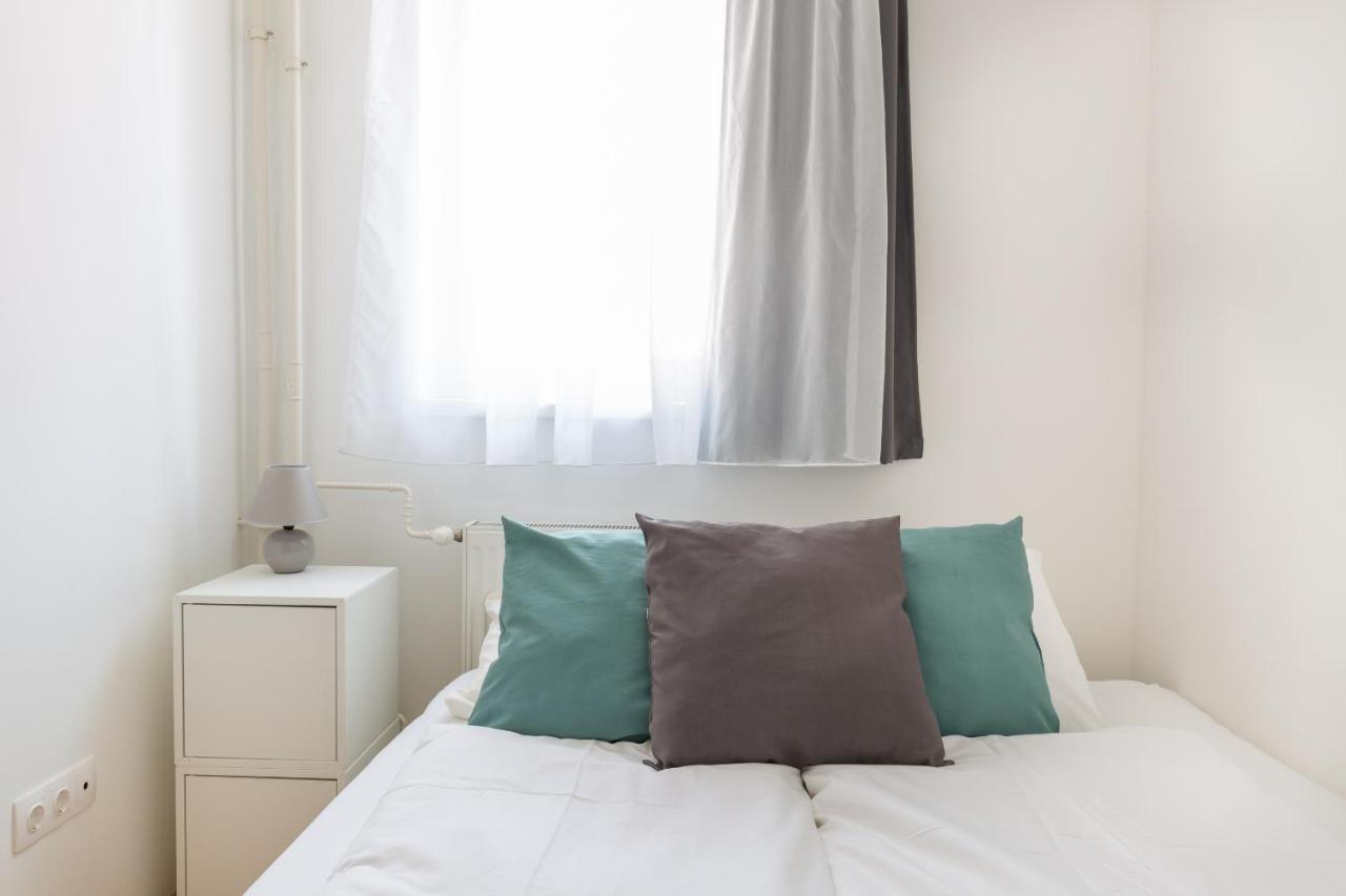 Apartamento Cozy 3-bedroom In The Heart Of *